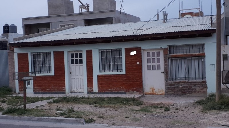Casa mas local en venta